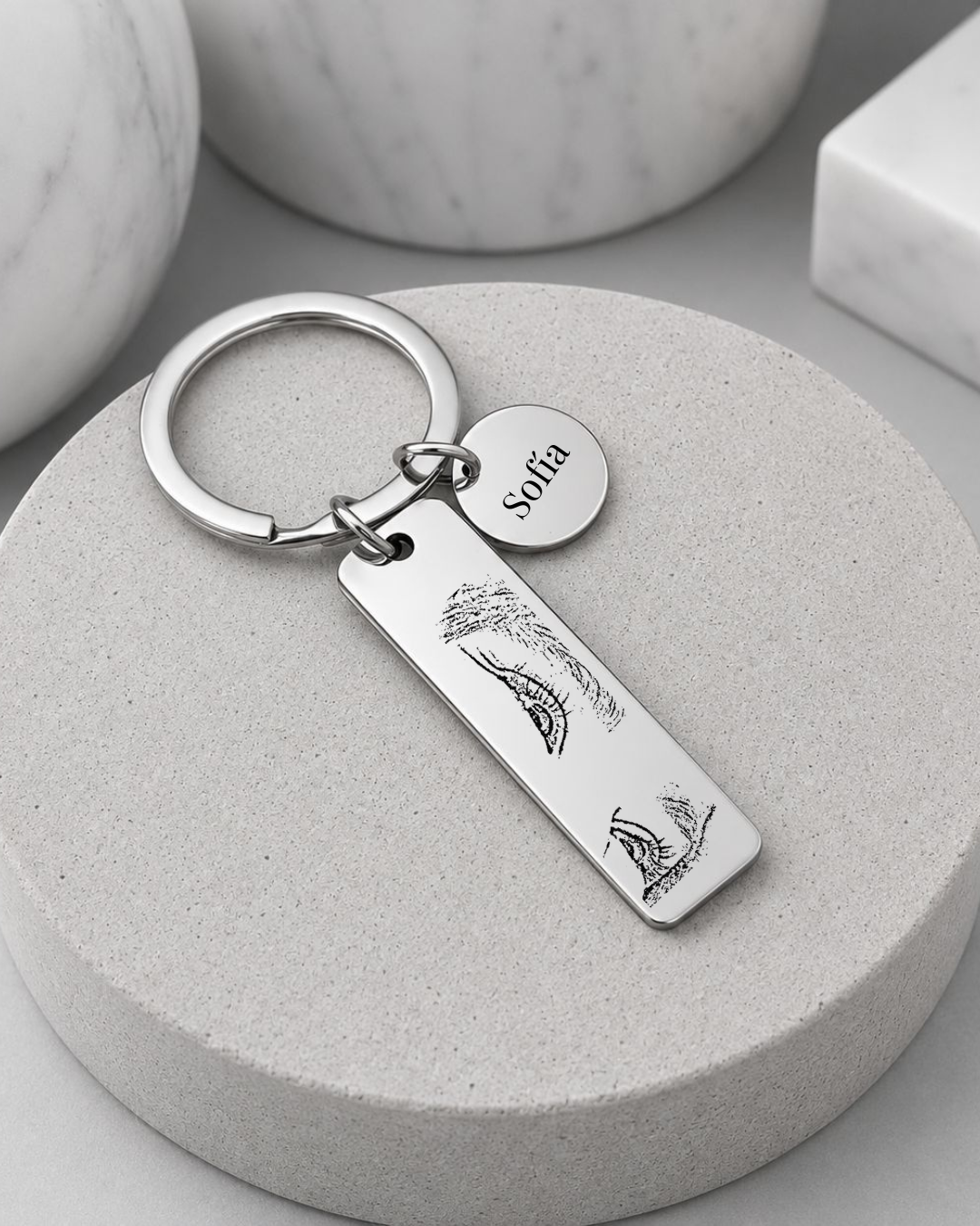 Miradas que no se olvidan | Llavero Personalizado ✨