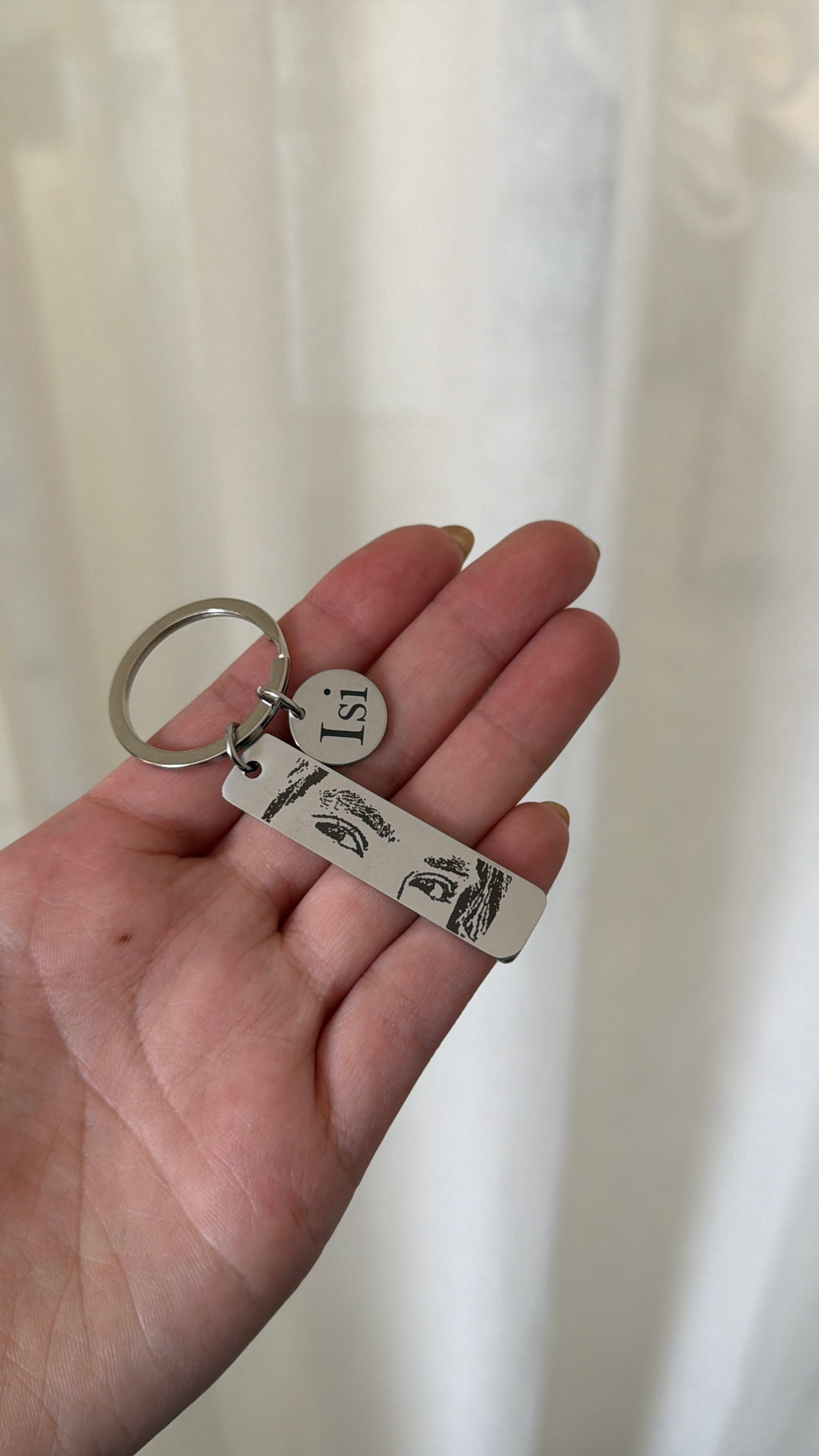 Miradas que no se olvidan | Llavero Personalizado ✨